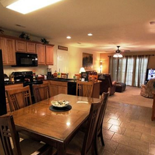 Lakefront Condos And Vacation Rentals In Hollister Mo Vickery Resort