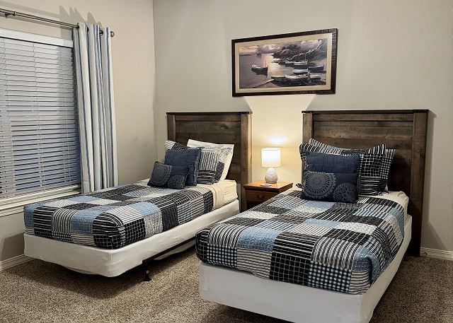 Twin bedroom in Condo B-3