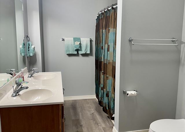 Guest bathroom in Condo B-4