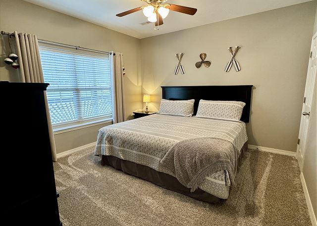Second guest king bedroom in Condo B-6