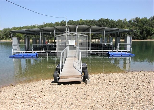 Covered boat dock